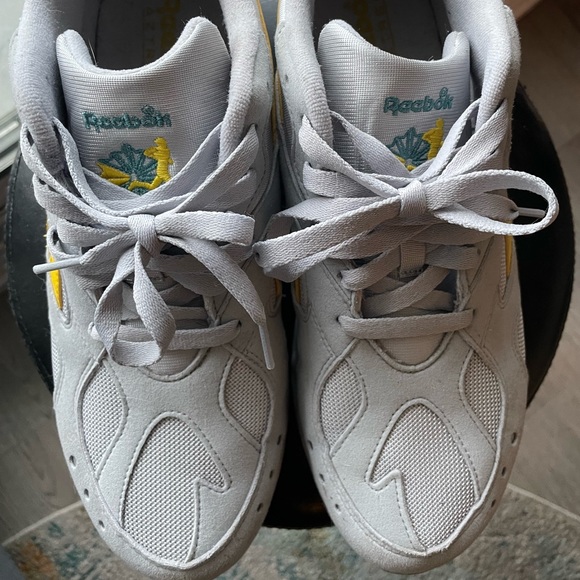 Reebok sneakers size 10 - Picture 5 of 6